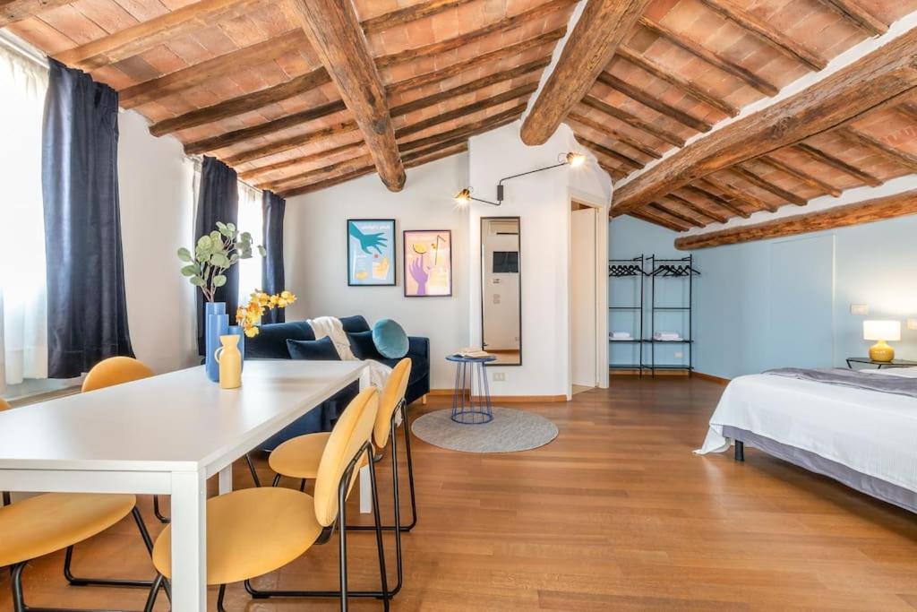 Appartamento Mimosa- Loft Elegante Con Terrazza Nel Centro Di Siena Esterno foto