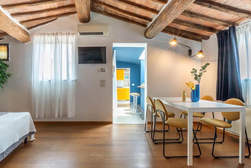 Appartamento Mimosa- Loft Elegante Con Terrazza Nel Centro Di Siena Esterno foto