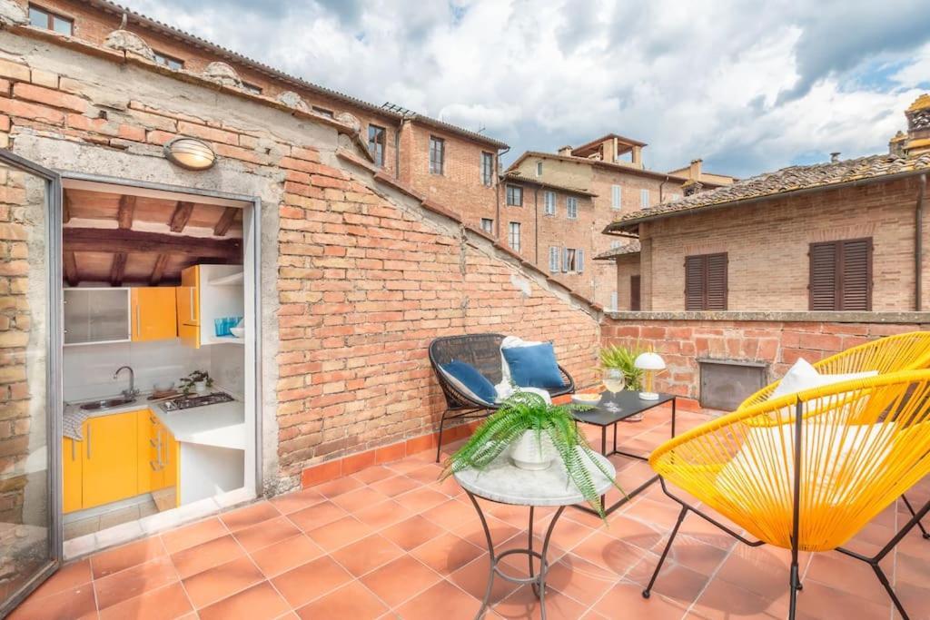 Appartamento Mimosa- Loft Elegante Con Terrazza Nel Centro Di Siena Esterno foto